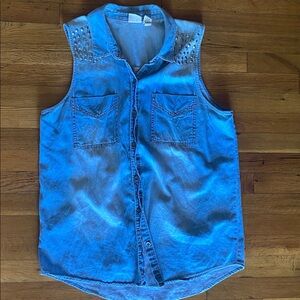 Sleeveless Denim Button-Up Shirt with Studded Shoulders